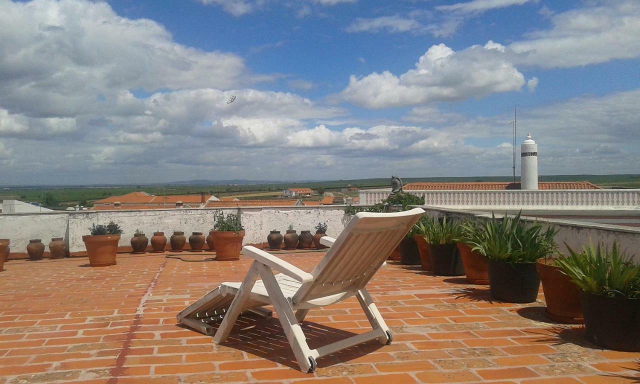 Patio Das Flores Ferreira Do Alentejo Exterior photo